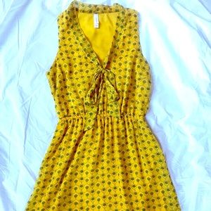 Retro printed yellow dress